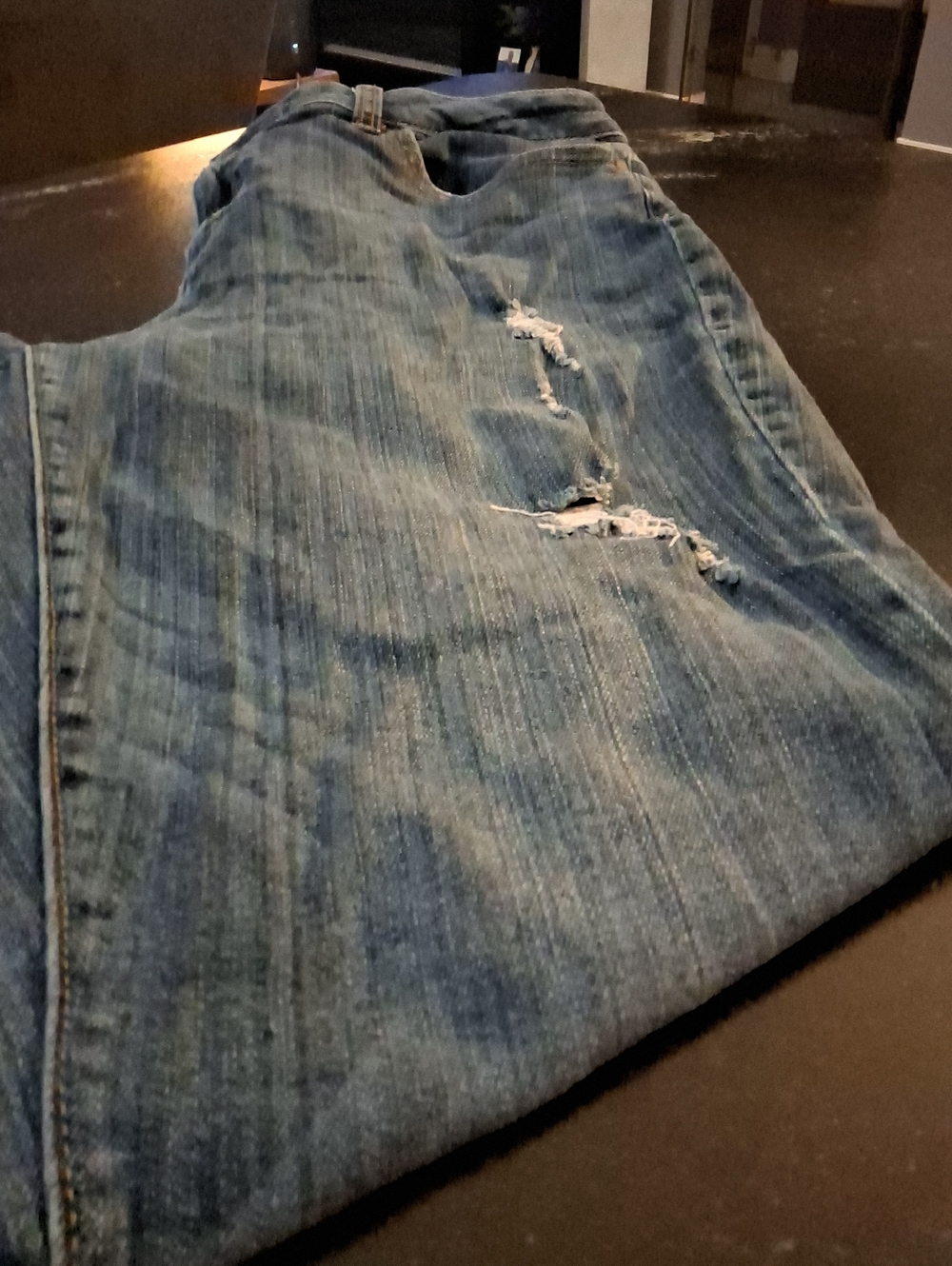 Jennifer Lopez Women's Straight Jeans in Blue with Distressed Detail